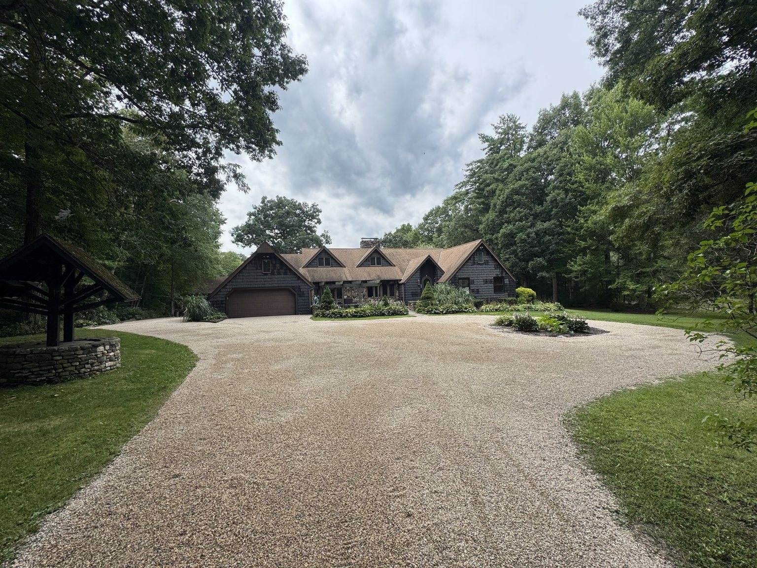Pea stone driveway in Connecticut